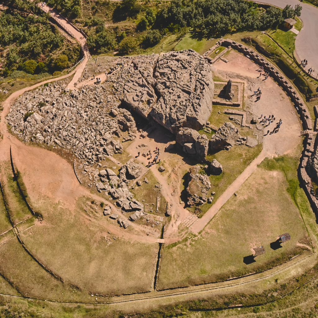 Q'enco Archaeological Complex Peru Guide: History, Hiking, Facts, Maps and Tours 3 Q'enco Archaeological Complex Peru Guide: History, Hiking, Facts, Maps and Tours